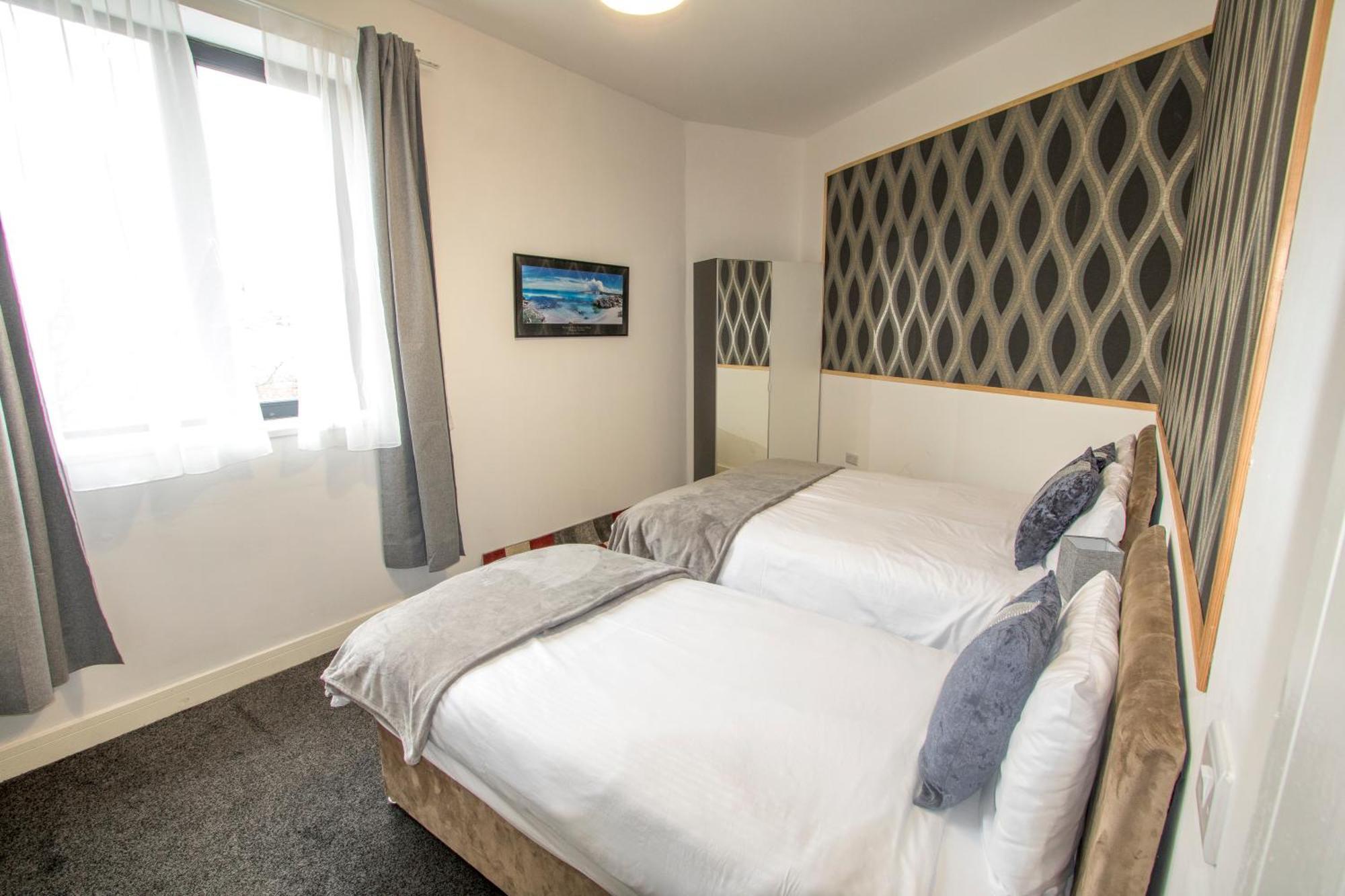 Ideal For Groups - Modern 2 Bedroom Apartment - Free Parking, Transit Links, Close To Stadiums Manchester Extérieur photo